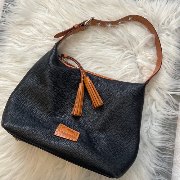 Dooney & Bourke Handbags - Dooney & Bourke black leather shoulder purse.